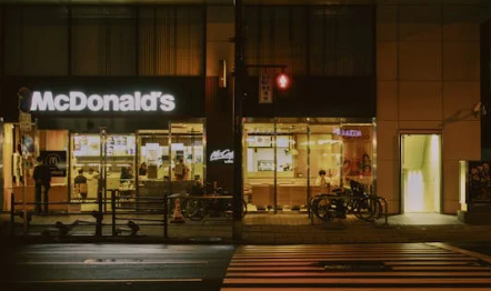 您從未留意的“安全守夜人”：每盞信號燈背后，都是對家的守護